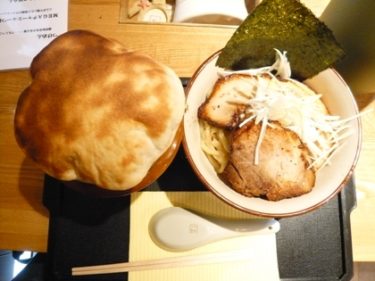 前代未聞パイで包まれたつけ麺 UMA TSUKEMEN 東京都立川市