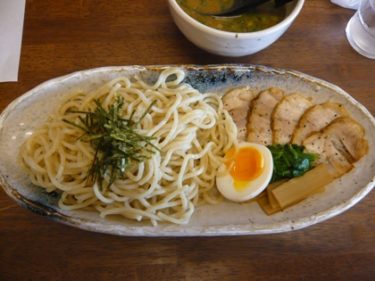 小麦の風味がたまらない自家製麺のラーメン よっし屋 静岡県浜松市