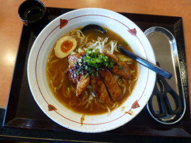 肉タップリはさみを使うとんてきラーメン まさご食堂 静岡県富士市