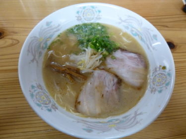 クリーミーなスープの濃厚豚骨ラーメン らーめん楽　山口県下関市