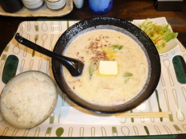 和風と洋風の見事なコラボ カルボナーララーメン カル麺　静岡県裾野市