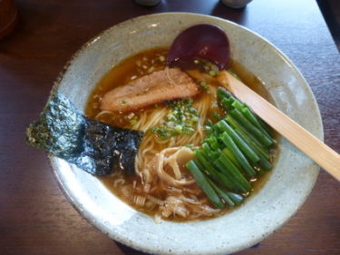節系がガッツリ効いた動物系と魚介系のWスープのラーメン 麺や桜風 三島市