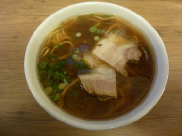 豚骨スープですが和風な感じのさっぱり醤油ラーメン 冨士屋(富士屋)