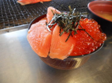 鮭番屋 北海道釧路市 おすすめメニューは海鮮丼 朝から営業