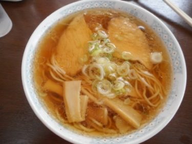 中華そばはあっさりスープとつるんとした食感の自家製麺 末広