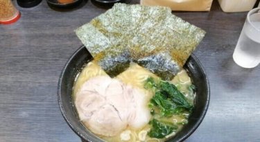 羽釜で炊かれる豚骨醤油スープの家系ラーメン 蔵前家 静岡県浜松市