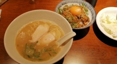 【飯テロ】トロトロ濃厚鶏白湯ラーメン 焼き鳥すみれ 静岡市葵区