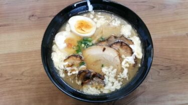 醤油豚骨スープのラーメン 極み豚骨 青達真(あおだるま) 富士市